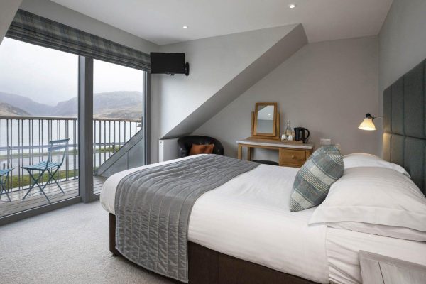 A deluxe double room with balcony at Kyleksu hotel